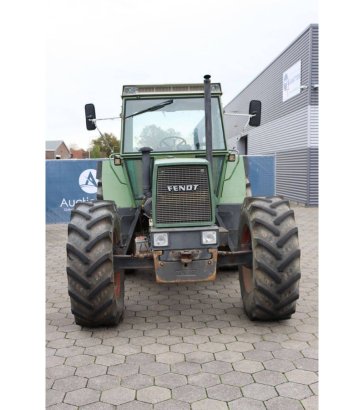 Tractor Fendt Favorit 612 LSA E Diesel 99kW 1984 Fendt Favorit 612 LSA E 1984 2 Tractor Units image 8