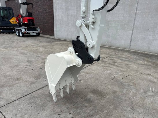 Midi excavator Takeuchi TB135 Diesel 2012 TB135 2012 2 Crawler Excavators image 8