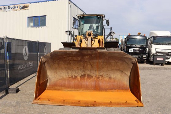 Caterpillar 966M Diesel 222kW Wheel Loader 2015 261 2015 2 Wheel Loaders image 8