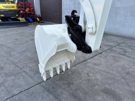 Midi excavator Terex TC65 Diesel 2011 TC65 2011 2 Crawler Excavators image 8