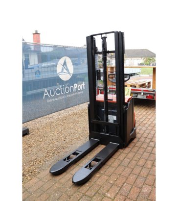 Stacker BT SWE120 Electric 1200kg 2.9m 2016 BT SWE120 2016 2 image 8