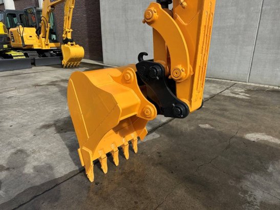 Midi excavator Hyundai HX55 Diesel 2019 HX55 2019 2 Crawler Excavators image 8