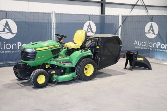 John Deere X950R Diesel Ride-on Mower 2014 John Deere X950R 2014 2 image 9