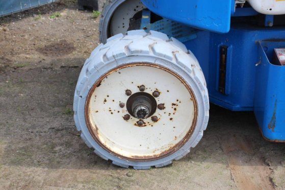 Nifty HR15 NDE Articulated Boom Lift Electric+Diesel 15.5m 2011 Nifty HR15 NDE 2011 2 image 9