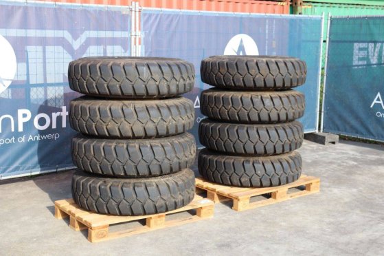 Batch of Nokian 11.00-20 tires with rims, 8 pieces Kia 2 Flatbed open trailers image 9
