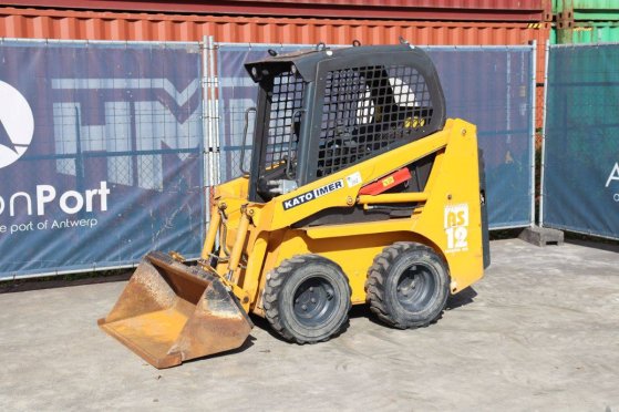 Skid steer loader Kato AS 12 Diesel 17.5kW 2021 Kato AS 12 2020 2 Wheel Loaders image 9