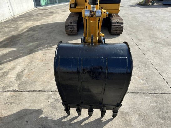 Midi excavator Caterpillar 305.5 Diesel 2013 305.5 2013 2 image 9