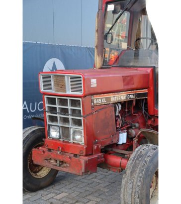 Tractor International 845 XL Diesel 60kW 1982 (Margin) International 845 XL 1982 2 image 9