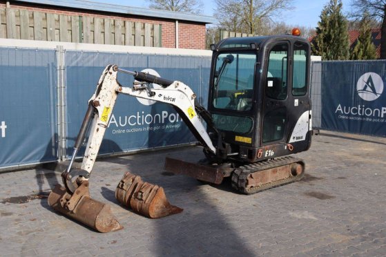 Mini excavator Bobcat E16 Diesel 10.2kW 2014 E16 2014 2 image 9
