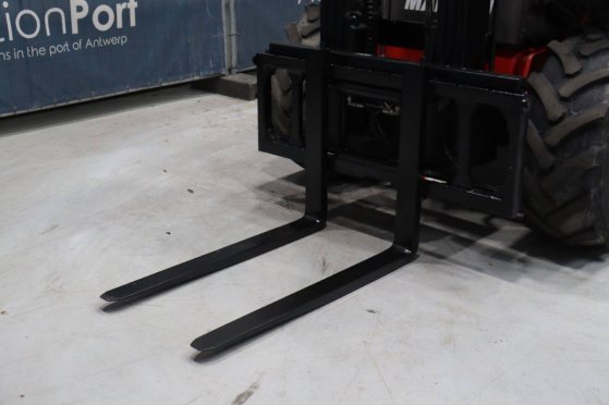 Rough-terrain forklift Manitou M26-4 Diesel 2600kg 5.5m 2015 M26-4 2015 2 Rough Terrain Forklift image 9