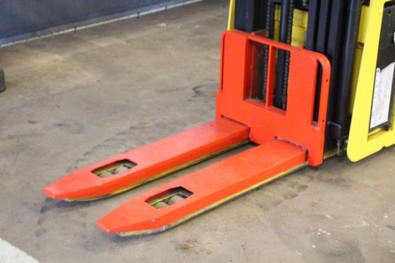 Hyster Electric Stacker 1400kg 4.63m 2017 2017 2 image 9