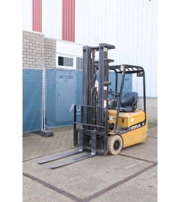 Caterpillar EP15KRT Electric Forklift 1500kg 5.5m 2004 EP15KRT 2004 2 Forklift image 9