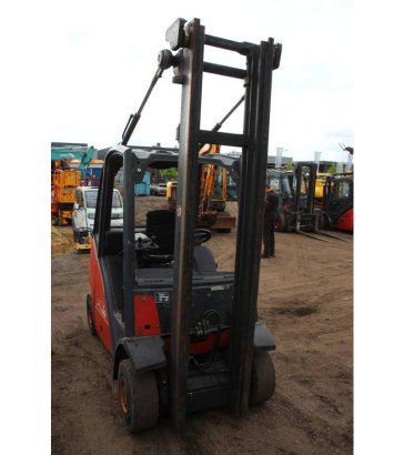 Heftruck Linde H25T LPG 2500kg 2013 H25T 2013 2 Rough Terrain Forklift image 9