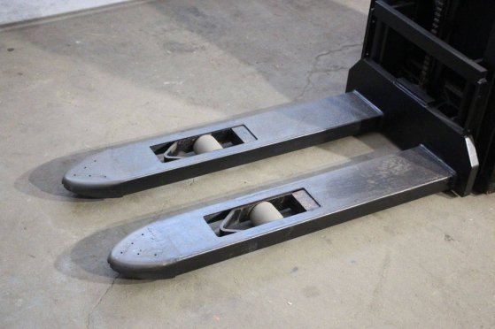 Stacker Toyota SWE120 Electric 1200kg 2.9m 2018 SWE120 2018 2 image 9