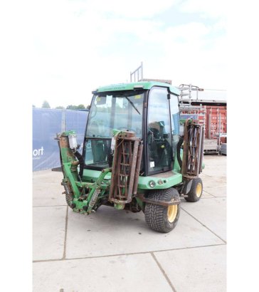 John Deere 1905 Diesel Tractor 2009 with Mowers John Deere 1905 2009 2 image 9