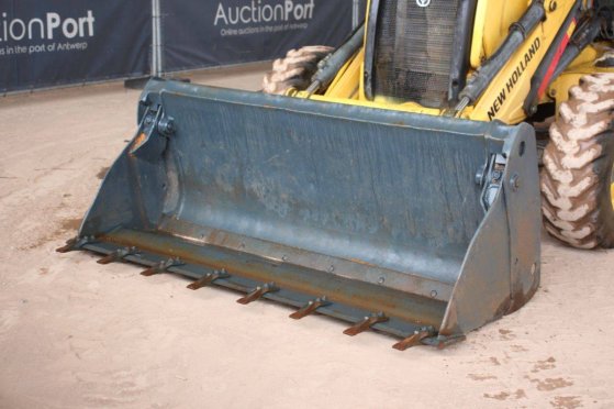New Holland B90B-SS Diesel Backhoe Loader 2017 B90B-SS 2017 2 image 9