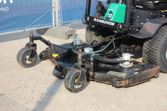 Ride-on mower Ransomes HR300 Diesel 24.5kW 2015 Ransomes HR300 2015 2 image 9