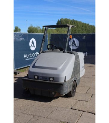 Nilfisk SR 1601 Electric Sweeper Nilfisk SR 1601 2 image 9