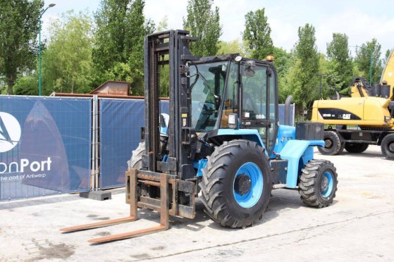 Rough-Terrain Forklift JCB 930 Diesel 3000kg 5.5m 2018 930 2018 2 Rough Terrain Forklift image 9
