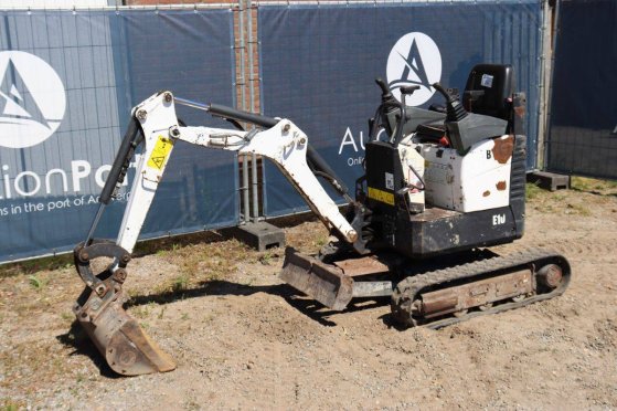 Bobcat E10 Diesel Mini Excavator E10 2 image 9