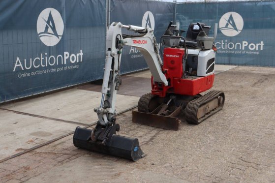 Mini excavator Takeuchi TB210R Diesel 2016 TB210R 2016 2 image 9