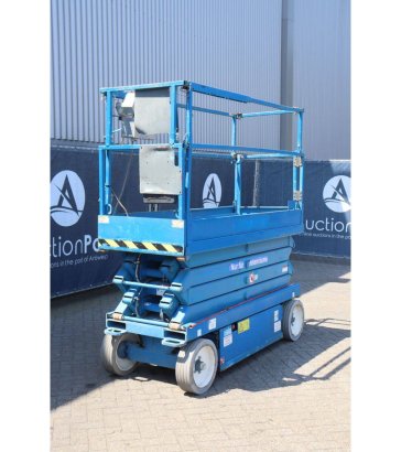 Skyjack SJIII-3226 Electric Scissor Lift 227kg 9.9m 2015 Skyjack SJIII-3226 2015 2 Scissor Lifts image 9