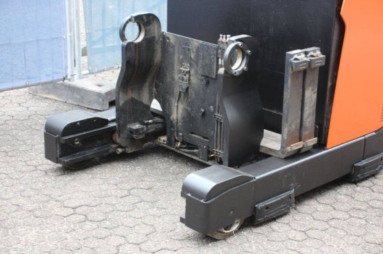 Toyota Electric Reach Truck 2 image 9
