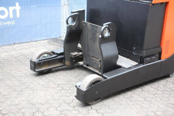 Toyota RRE180 Electric Reach Truck 1800kg 2017 RRE180 2017 2 image 9