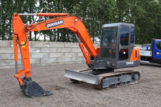 Doosan DH55-V Crawler Excavator Diesel 40kW 2010 Doosan DH55-V 2010 2 Crawler Excavators image 9