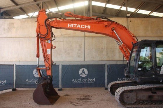 Crawler excavator Hitachi ZX225USLC-5B Diesel 122kW 2014 ZX225USLC-5B 2014 2 Crawler Excavators image 9