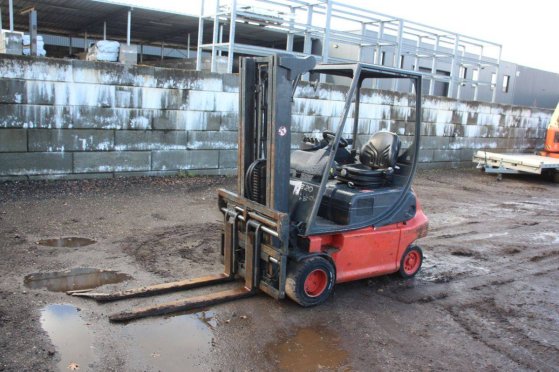 Linde E20P-02 Electric Forklift 2000kg 4.47m 2004 E20P-02 2004 2 Forklift image 9