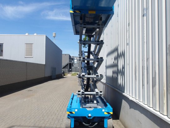 Scissor Lift Genie GS-4047 Electric 13.70m 2014 GS-4047 2014 2 Scissor Lifts image 9