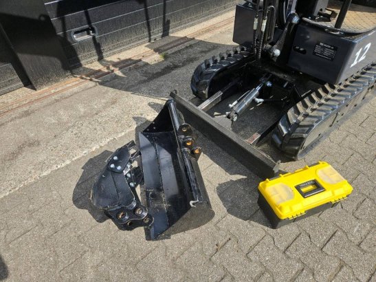 Nuoman NM-E12 Diesel Mini Excavator 2026 New Nuoman NM-E12 2026 1 image 9
