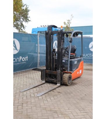 Toyota 8FBE20T Electric Forklift 2000kg 4.3m 2018 8FBE20T 2018 2 Forklift image 9