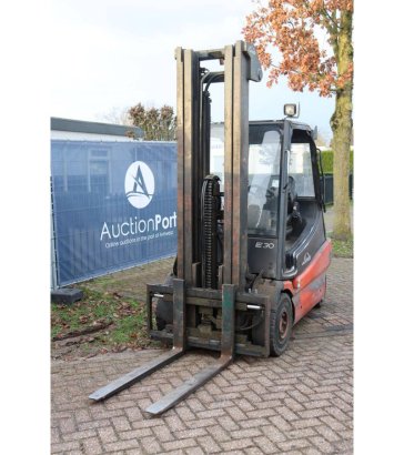 Linde E30/02 Electric Forklift 3000kg 2008 E30/02 2008 2 Forklift image 9
