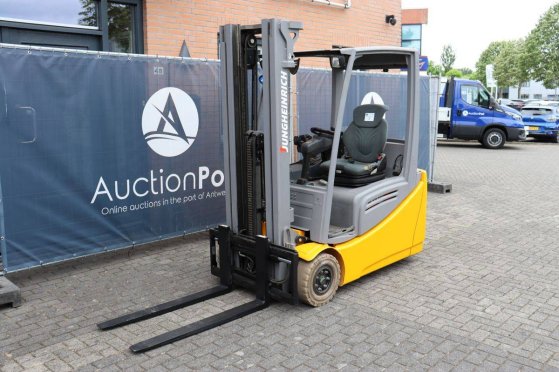 Forklift Jungheinrich Electric 2 Forklift image 9