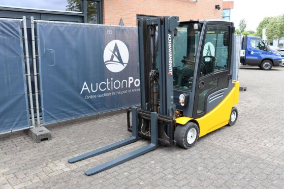 Forklift Jungheinrich EFG 320 Electric 2000kg 2012 EFG 320 2012 2 Forklift image 9