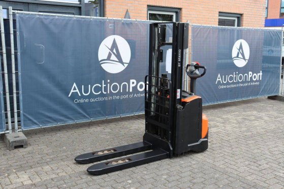 Stacker BT SWE140L Electric 1400kg 2.65m 2015 BT SWE140L 2015 2 image 9