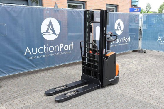 Stacker BT SWE140L Electric 1400kg 2.65m 2015 BT SWE140L 2015 2 image 9