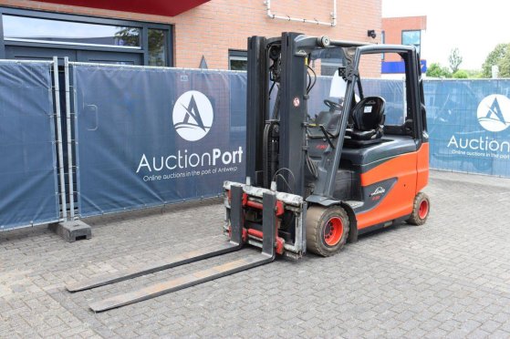 Linde E30HL-01/600 Electric Forklift 3000kg 2015 E30HL-01/600 2015 2 Forklift image 9