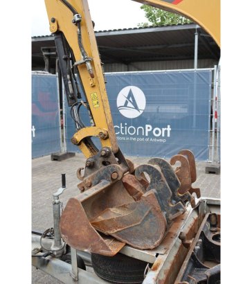 Caterpillar 301.8 Diesel Mini Excavator 15.7kW With Trailer 301.8 2 image 9