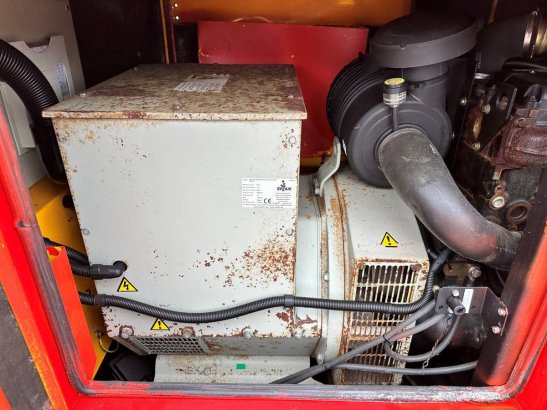 Generator Gesan DPS100 Diesel 2005 GESAN DPS100 2005 2 Generators image 9