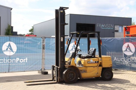 Caterpillar DP30 Diesel Forklift 3000kg 5.0m 1997 DP30 1997 2 Forklift image 9