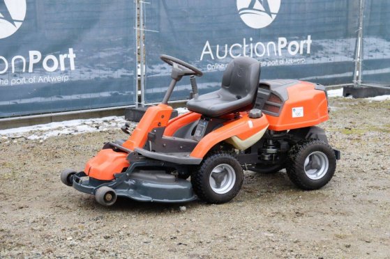 Zitmaaier Husqvarna R216 AWD Benzine 12.8kW 2016 R216 AWD 2016 2 image 9