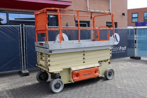 JLG Electric Scissor Lift 2 Scissor Lifts image 24