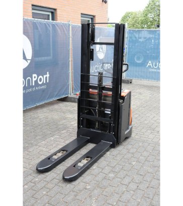 Stacker BT SWE140L Electric 1400kg 2.65m 2015 BT SWE140L 2015 2 image 9