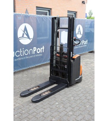 Stacker BT SWE140L Electric 1400kg 2.65m 2016 BT SWE140L 2016 2 image 9