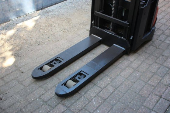 Toyota SWE200D Electric Stacker 2000kg 2.1m 2021 SWE200D 2021 2 image 9