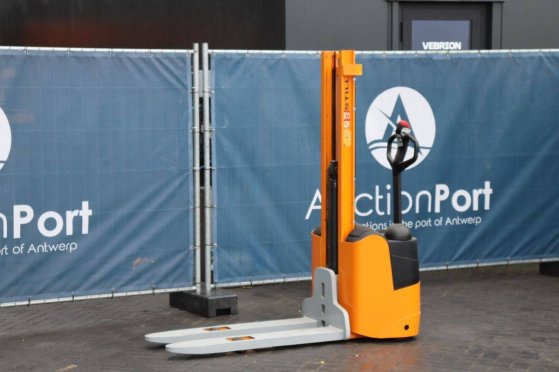 Still Electric Stacker 1000kg 1.86m 2 image 9
