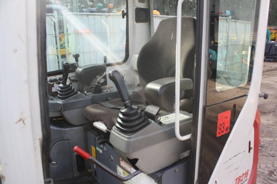 Mini excavator Takeuchi TB216 Diesel 11.5kW 2016 TB216 2016 2 image 9